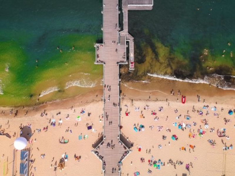 Plaże z BRĄZOWYMI FLAGAMI w UK! Tych miejsc UNIKAJCIE!